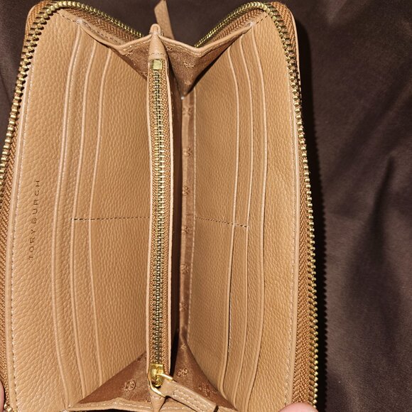 TORY BURCH Britten Zip Continental Wallet with COA - Picture 10 of 12